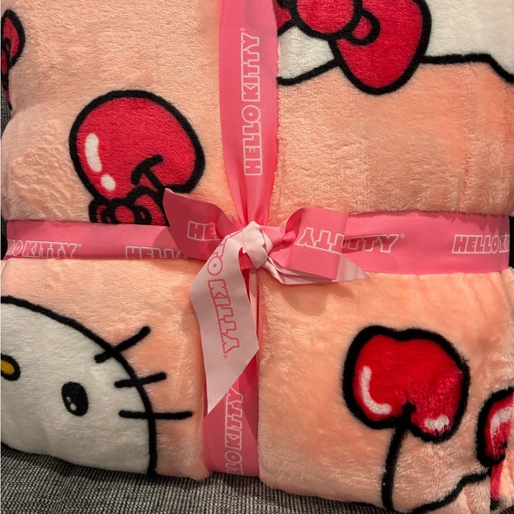 Hello kitty twin cherry blanket - Picture 2 of 2